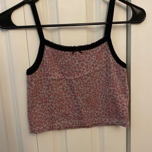 Selling this brandy Melville cheetah print cropped tank top!